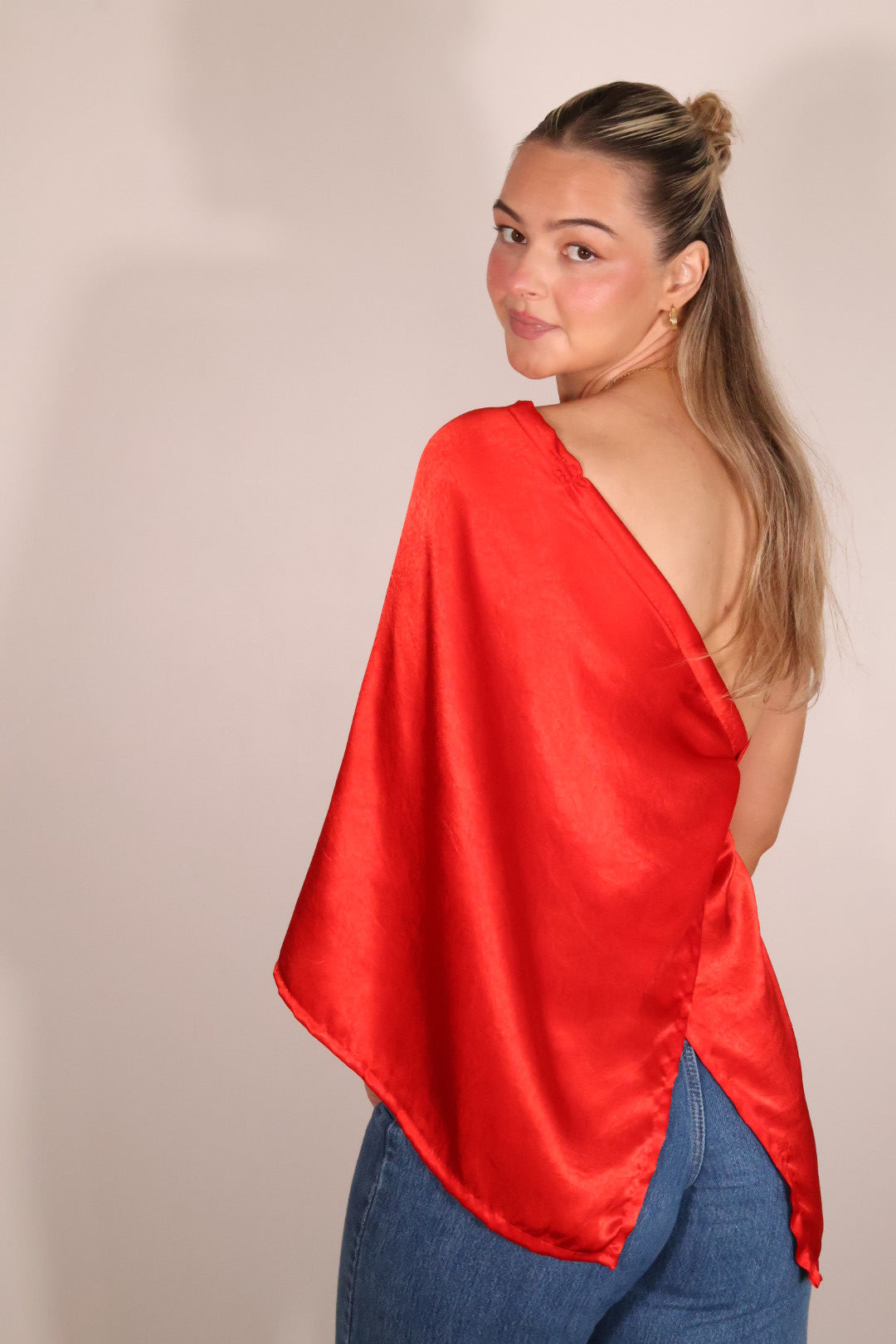 The tradition piece (petal red)